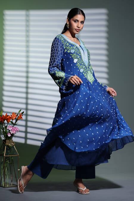 Buy_Shweta Dabas_Blue Cotton Pearls, Cut Work Split V-neck Chikankari Embroidered Anarkali Set _Online_at_Aza_Fashions