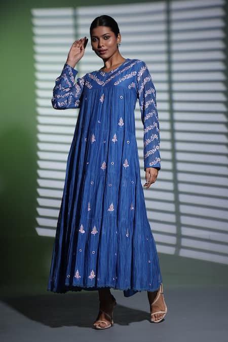 Shweta Dabas_Blue Silk Organza, Cotton Mirrors, Embroidery Round Neck Floral Anarkali Set _Online_at_Aza_Fashions