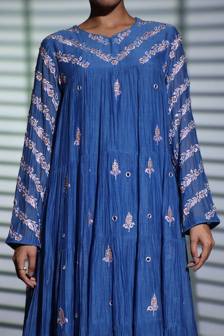 Shop_Shweta Dabas_Blue Silk Organza, Cotton Mirrors, Embroidery Round Neck Floral Anarkali Set _Online_at_Aza_Fashions