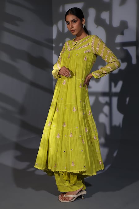 Shweta Dabas_Green Silk Organza, Cotton Mirrors, Embroidery Collared Floral Anarkali Set _at_Aza_Fashions