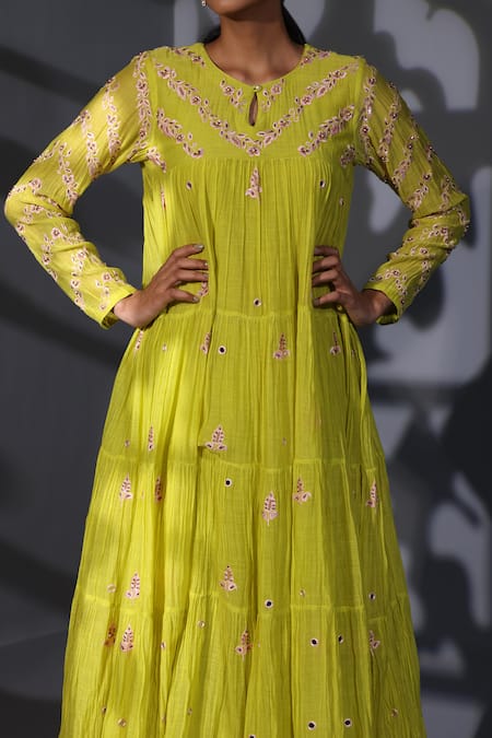 Buy_Shweta Dabas_Green Silk Organza, Cotton Mirrors, Embroidery Collared Floral Anarkali Set 