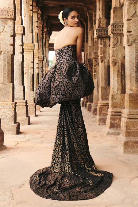 Shop Itrh Black Crepe Crystals Plunge Neck Leopard Print Bubble Top And Fish Skirt at Aza Fashions Shop_Itrh_Black Crepe Crystals Plunge Neck Leopard Print Bubble Top And Fish Skirt_at_Aza_Fashions