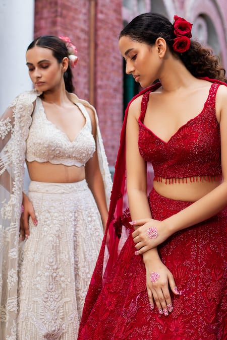 Ruceru White Organza, Taffeta Cut Work, Embroidery, Cutdana Bridal Lehenga Set Online at Aza Fashions Ruceru_White Organza, Taffeta Cut Work, Embroidery, Cutdana Bridal Lehenga Set _Online_at_Aza_Fashions