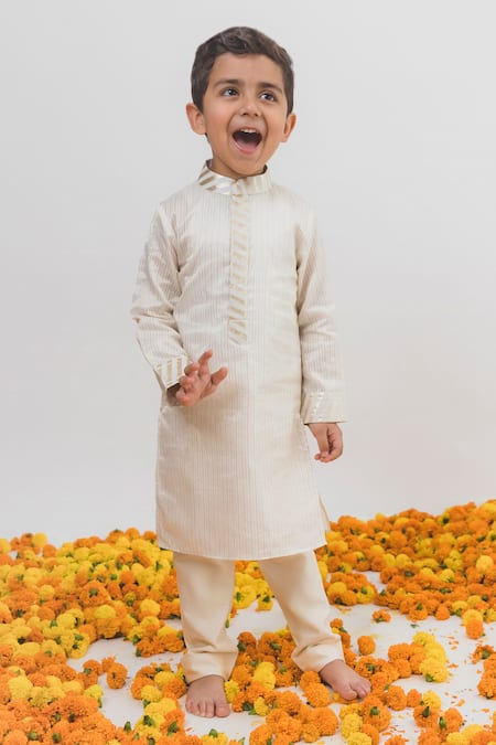 Buy_Chotibuti X AZA_Ivory Tissue, Chanderi Stripe Woven Kurta Set _Online_at_Aza_Fashions