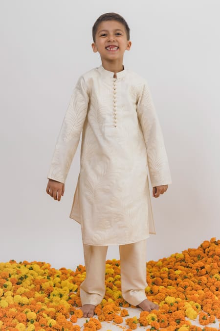 Chotibuti x AZA Leaf Embroidered Kurta Set 