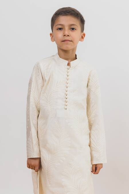 Chotibuti X AZA_Off White Chanderi, Tissue Embroidery Leaf Kurta Set _Online_at_Aza_Fashions
