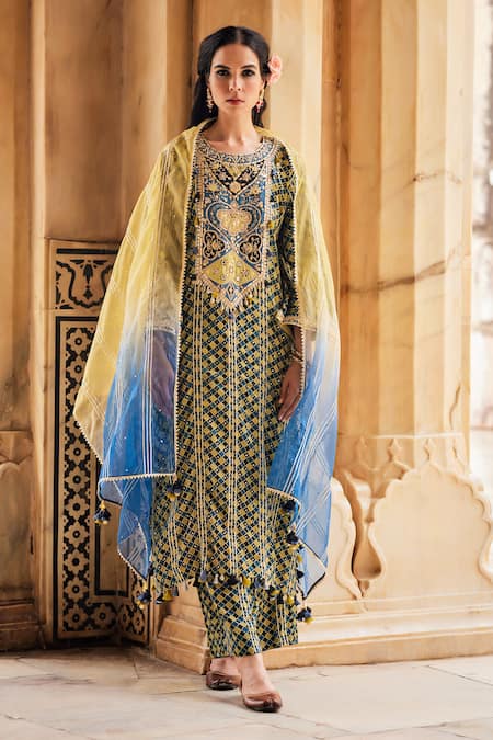 Maayera Jaipur Phool Jaal Print & Embroidered Kurta Set 