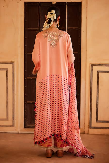 Maayera Jaipur Gullista Print & Embroidered Kurta Set 
