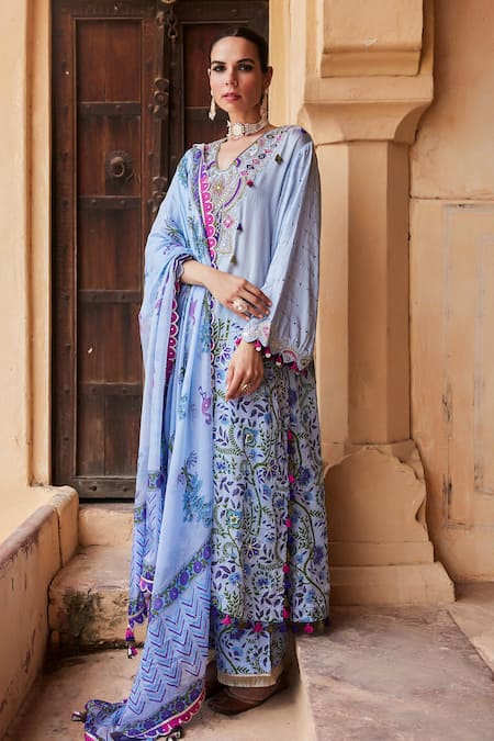 Maayera Jaipur Floral Embroidered Kurta Set 