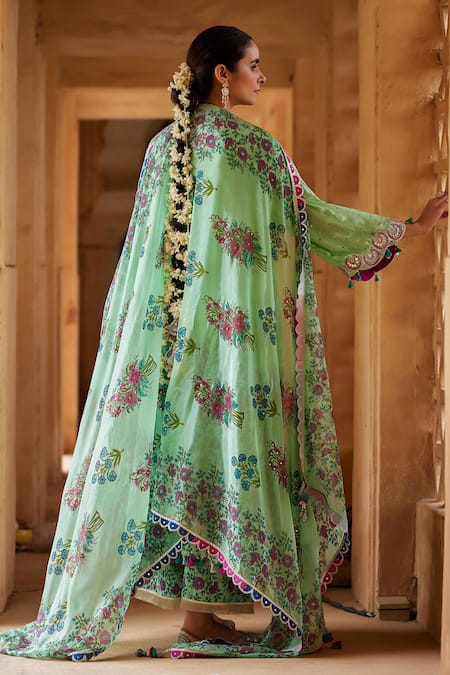 Maayera Jaipur Floral Bunch Embroidered Kurta Set 