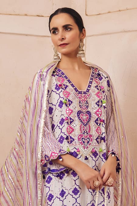 Maayera Jaipur_White Organza, Tassels, Embroidery, Zari V-neck Ogee Print Kurta Set _Online_at_Aza_Fashions