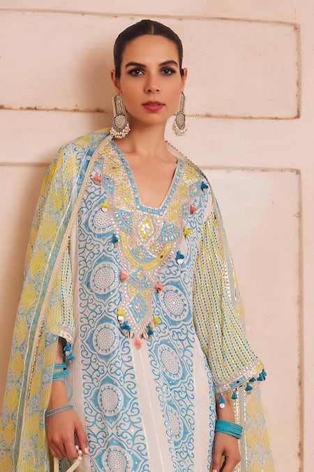 Maayera Jaipur_Blue Silk, Crepe Sequins, Mirrors, Tassels V-neck Geometric Print Kurta Set _Online_at_Aza_Fashions