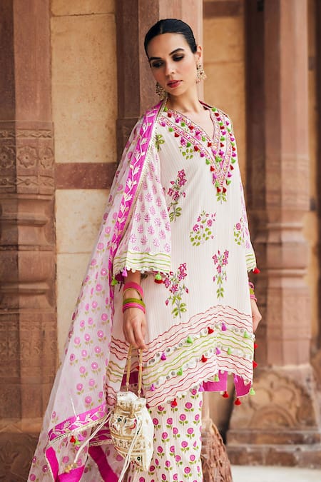 Maayera Jaipur_Magenta Silk, Crepe Tassels, Zari, Sequins V-neck Bouquet Print Kurta Set _Online_at_Aza_Fashions