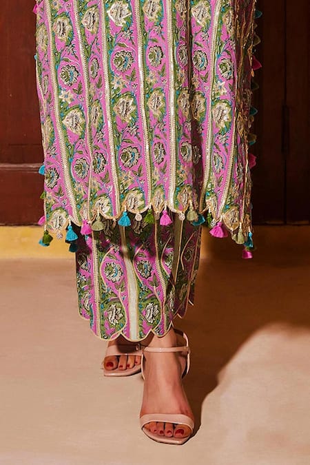 Maayera Jaipur_Green Silk, Crepe Embroidery, Gota Gardenia Bloom Printed Kurta And Pant Set _Online_at_Aza_Fashions