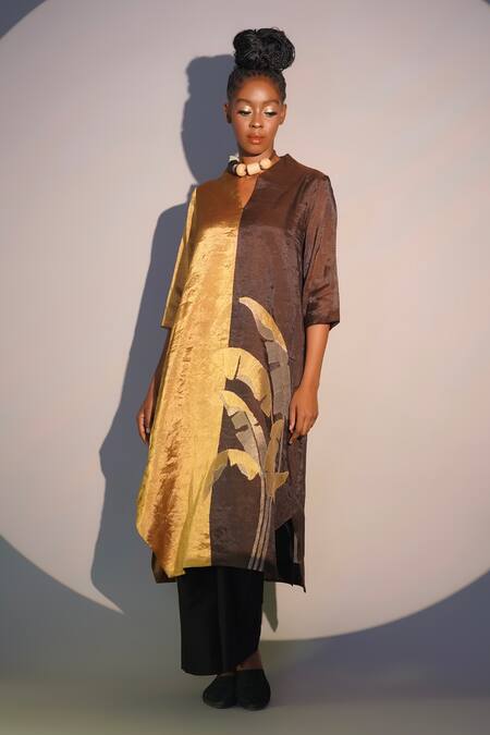 Buy_Taika By Poonam Bhagat_Gold Chanderi Embroidery Split V-neck Banana Bunch Tunic And Pant Set _Online_at_Aza_Fashions