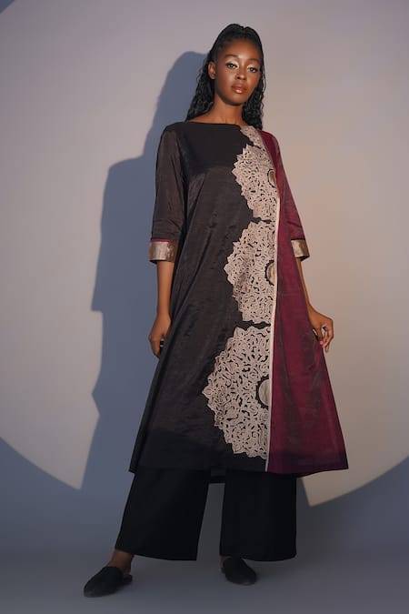 Buy_Taika By Poonam Bhagat_Black Chanderi Embroidery Boat Neck Mukut Panelled Tunic And Pant Set _Online_at_Aza_Fashions