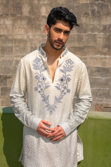 Shop Char Chaand Off White Silk Embroidery Ombre Chikankari Mirror Kurta Shop_Char Chaand_Off White Silk Embroidery Ombre Chikankari Mirror Kurta