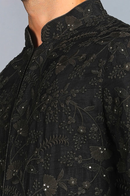 Char Chaand_Black Linen, Satin Sequins Gardenia Thread Embroidered Kurta _at_Aza_Fashions