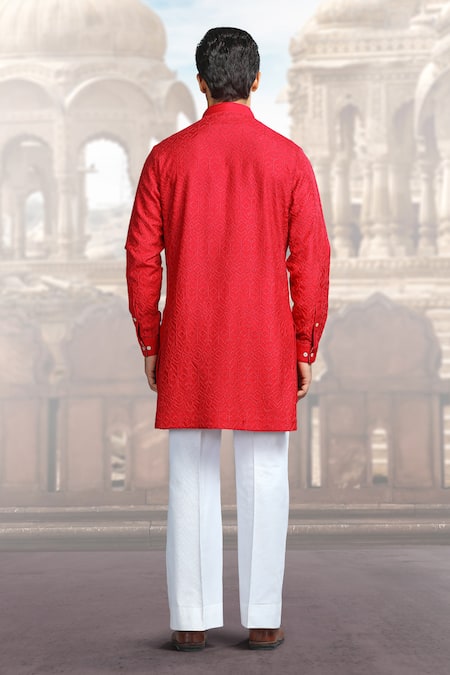 Char Chaand Geometric Thread Embroidered Kurta 