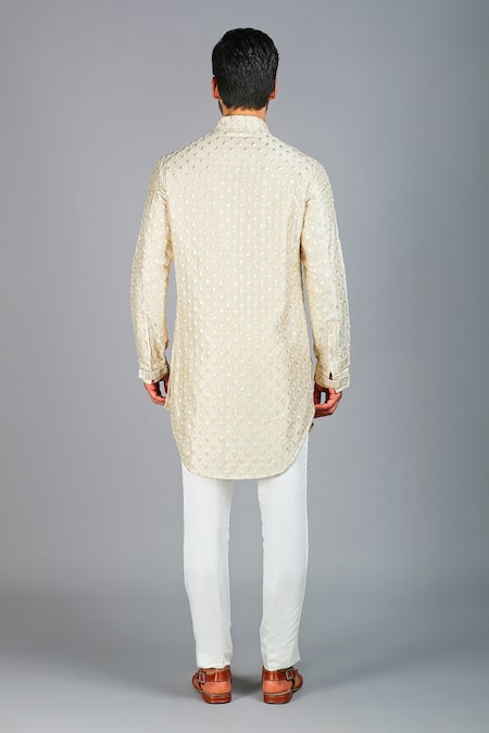 Char Chaand Floral Motif Embroidered Kurta 