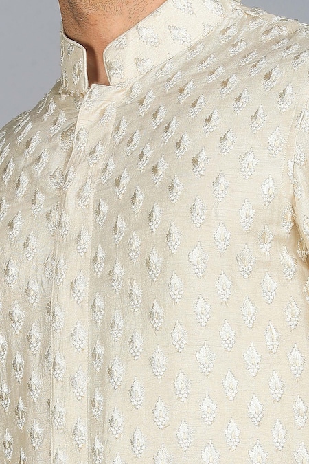 Char Chaand_Beige Linen Embroidery Floral Motif Kurta _at_Aza_Fashions