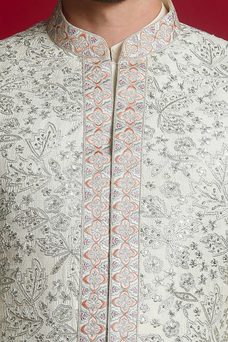 Buy_Char Chaand_Ivory Silk Embroidery, Sequins, Zari Floral Sherwani Set 