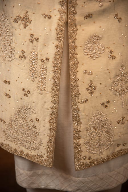 Buy_Char Chaand_Ivory Silk Sequins, Beads, Cut Work, Embroidery Floral Hand Sherwani Set 