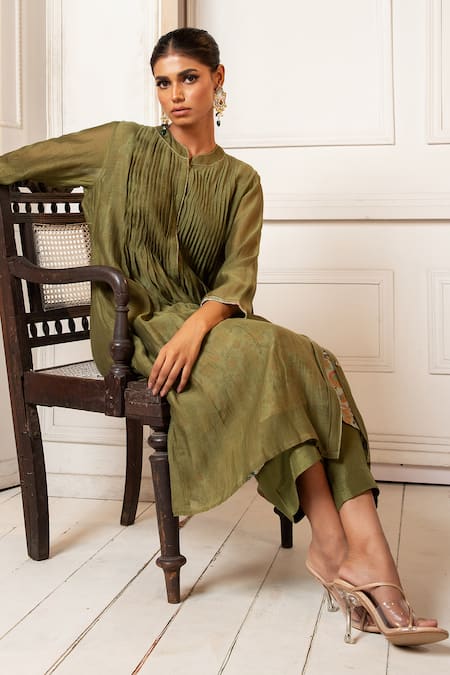 Buy_Oshi By Shikha_Green Chanderi, Silk Mandarin Collar Pintucked Kurta Pant Set _Online_at_Aza_Fashions