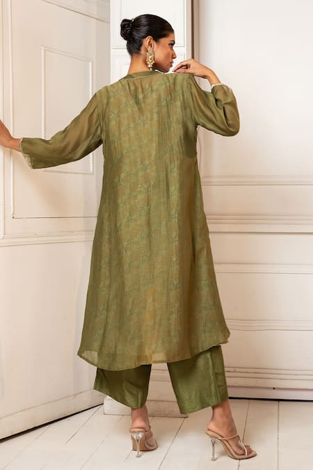Oshi By Shikha_Green Chanderi, Silk Mandarin Collar Pintucked Kurta Pant Set _Online_at_Aza_Fashions
