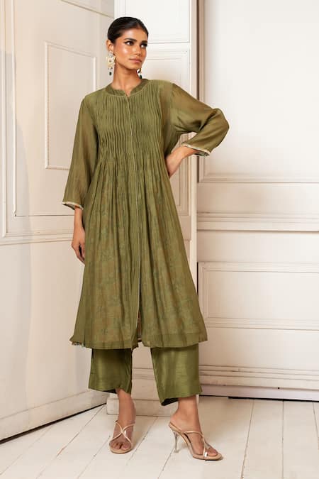 Oshi By Shikha Pintucked Kurta Pant Set 