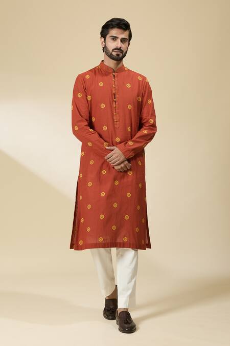 Ankita Shahabadi_Orange Handloom Cotton Embroidery Geometric Woven Kurta _Online_at_Aza_Fashions