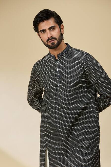 Ankita Shahabadi_Blue Handloom Cotton Navy Thread Woven Kurta _Online_at_Aza_Fashions