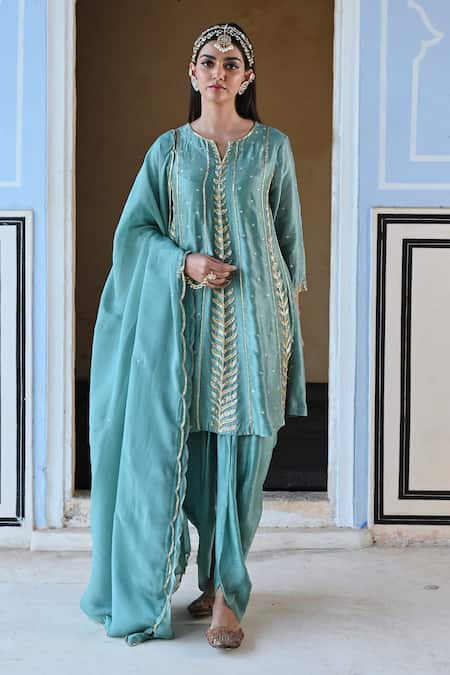 Ease Leaf Stripe Embroidered Kurta Set 