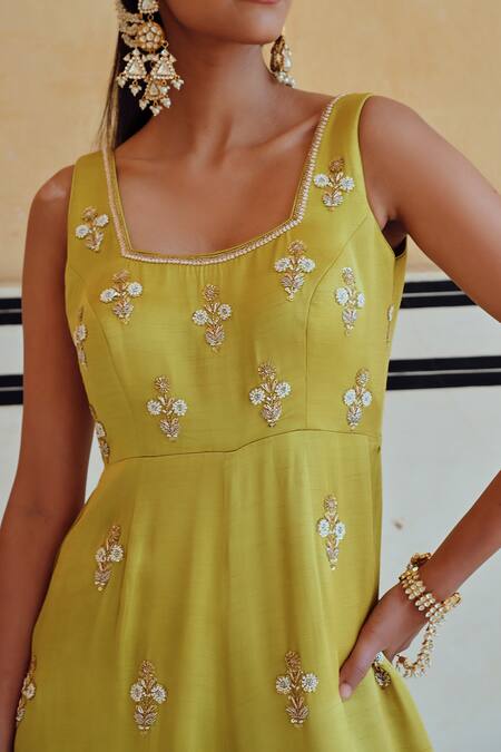 Buy EASE Green Satin Sequins, Zari Square Neck Floral Zardozi Embroidered Jumpsuit Online at Aza Fashions Buy_EASE_Green Satin Sequins, Zari Square Neck Floral Zardozi Embroidered Jumpsuit _Online_at_Aza_Fashions