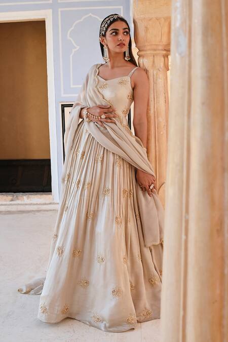 Buy_EASE_Gray Viscose Embroidery V-neck Floral Butti Anarkali Set 