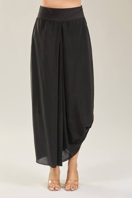 Shop Prisho Black Chiffon Beads, Embroidery Sweetheart Neck Floral Cape And Skirt Set Shop_Prisho_Black Chiffon Beads, Embroidery Sweetheart Neck Floral Cape And Skirt Set