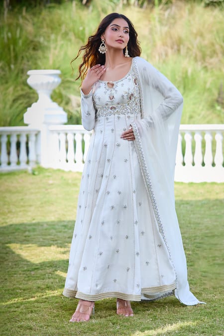 Aariyana Couture Floral Embroidered Anarkali Set 