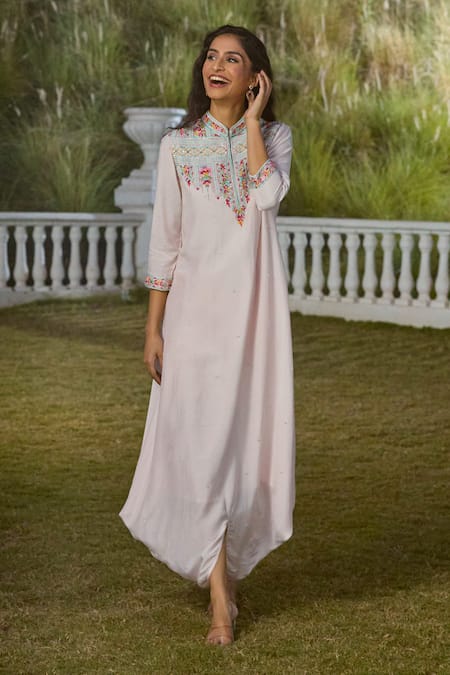 Aariyana Couture Peach Cotton, Silk Cut Work, Beads Mandarin Collar Floral Embroidered Tunic at Aza Fashions Aariyana Couture_Peach Cotton, Silk Cut Work, Beads Mandarin Collar Floral Embroidered Tunic _at_Aza_Fashions