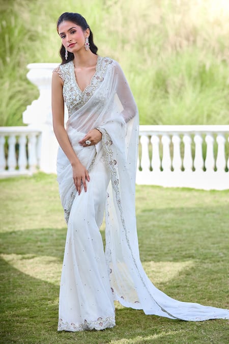 Aariyana Couture Floral Embroidered Saree With Blouse 