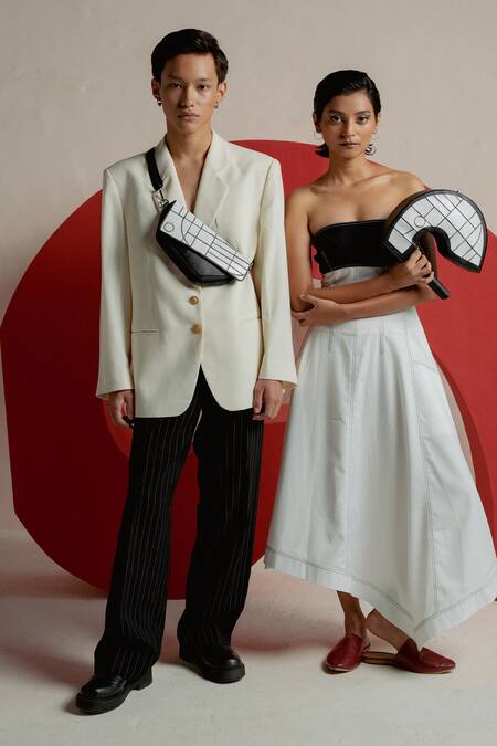 Econock Studio_Black Geometric Design Leather Fanny Pack _at_Aza_Fashions