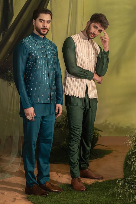 Buy_Runit Gupta_Green Chanderi Silk, Velvet Bottle Hand Dyed Kurta Set _Online_at_Aza_Fashions
