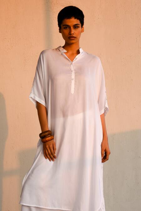 Ituvana White Cotton Cut Work Collared Embroidered Kurta And Pant Set Online at Aza Fashions Ituvana_White Cotton Cut Work Collared Embroidered Kurta And Pant Set _Online_at_Aza_Fashions