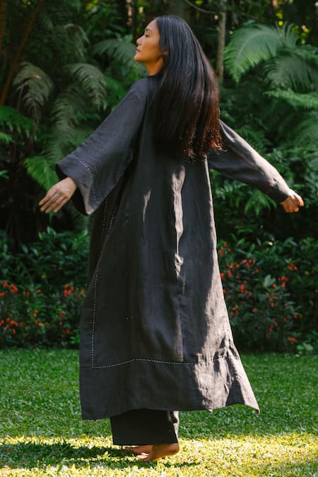 Shop Ituvana Black Linen, Cotton Plunge Neck Unisex Long Jacket at Aza Fashions Shop_Ituvana_Black Linen, Cotton Plunge Neck Unisex Long Jacket _at_Aza_Fashions