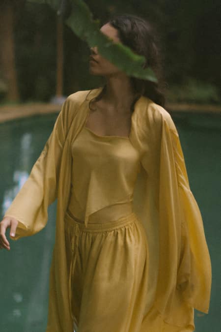 Ituvana Solid Yellow Triangular Top Set With Cape 