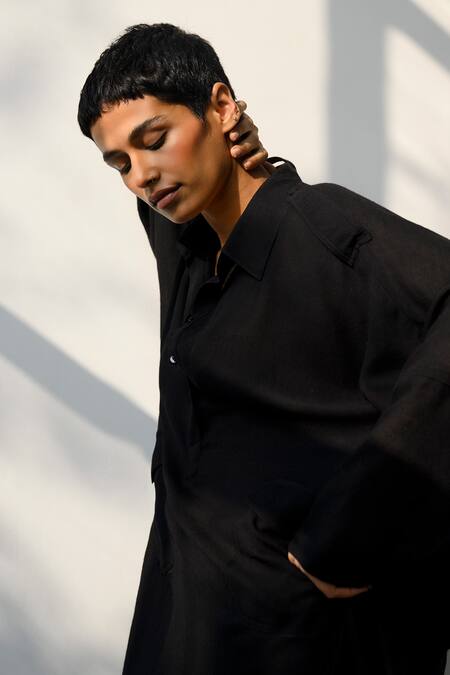 Ituvana Black Cashmere Collared Kurta Set Online at Aza Fashions Ituvana_Black Cashmere Collared Kurta Set _Online_at_Aza_Fashions