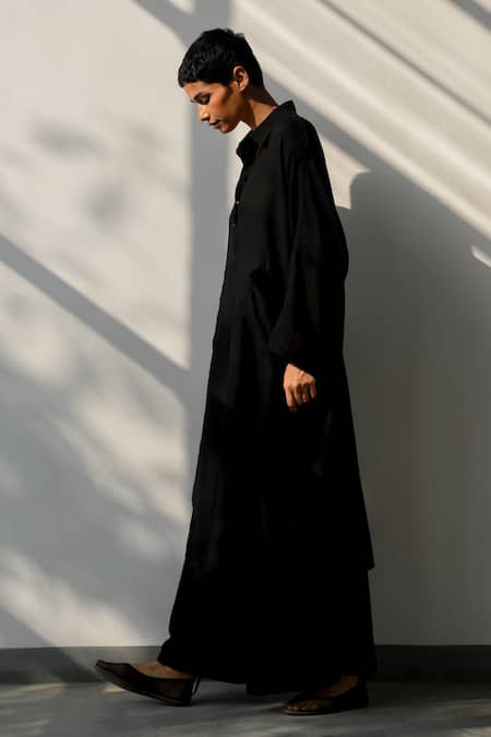 Shop Ituvana Black Cashmere Collared Kurta Set Online at Aza Fashions Shop_Ituvana_Black Cashmere Collared Kurta Set _Online_at_Aza_Fashions