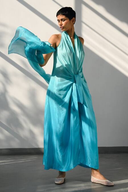 Ituvana Blue Silk Plunge Neck Sky Ombre V Maxi Dress Online at Aza Fashions Ituvana_Blue Silk Plunge Neck Sky Ombre V Maxi Dress _Online_at_Aza_Fashions