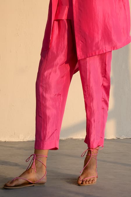 Buy Ituvana Fuchsia Silk Round , Halter Pink Hooded Jacket And Pant Set Online at Aza Fashions Buy_Ituvana_Fuchsia Silk Round , Halter Pink Hooded Jacket And Pant Set _Online_at_Aza_Fashions