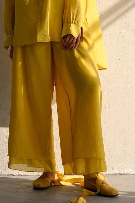 Ituvana Yellow Cotton V-neck Solid Shirt And Pant Set Online at Aza Fashions Ituvana_Yellow Cotton V-neck Solid Shirt And Pant Set _Online_at_Aza_Fashions