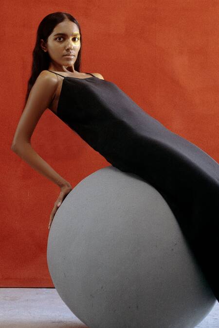 Ituvana_ Black Solid Slip Dress _Online_at_Aza_Fashions